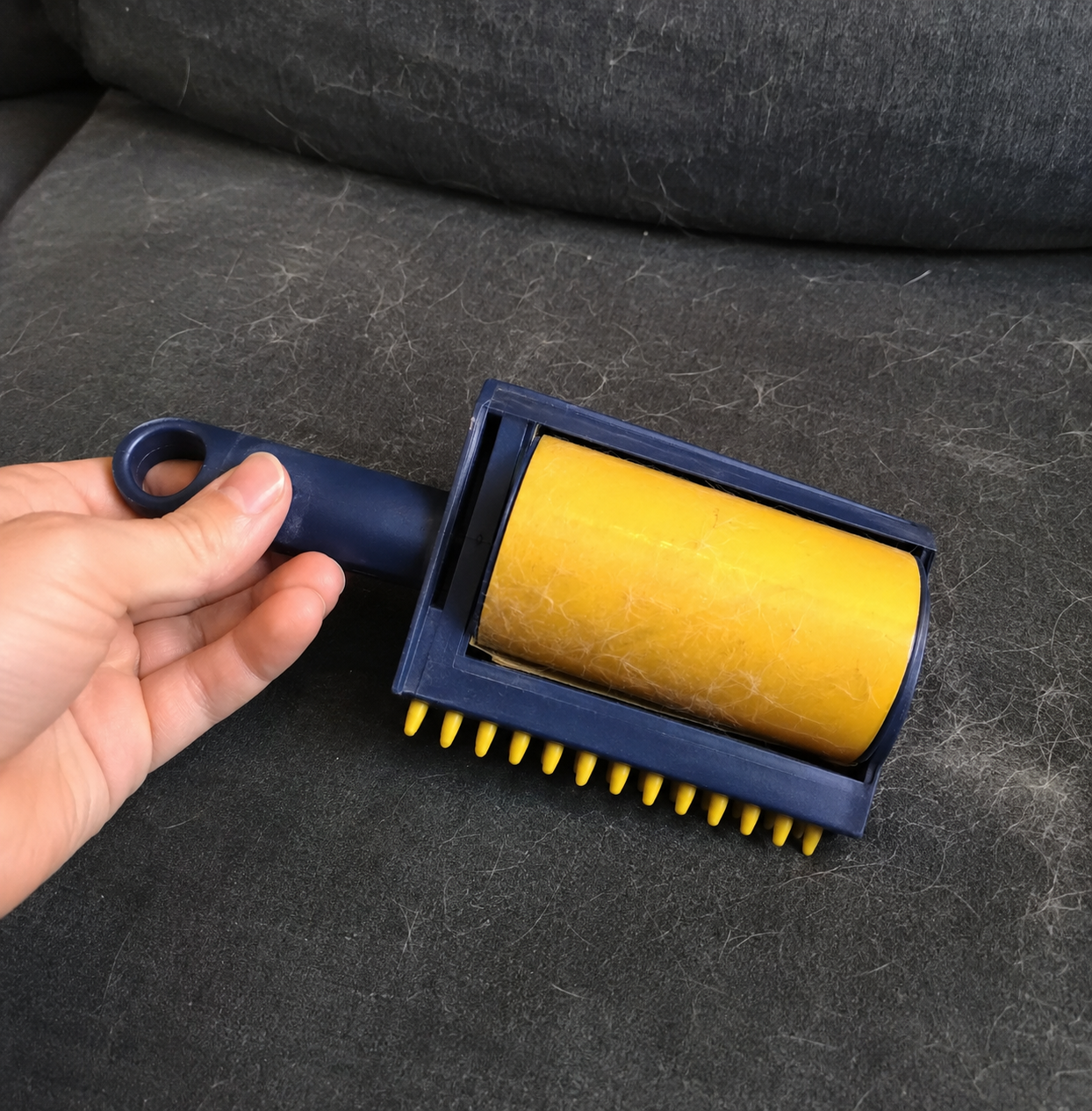 Pet Hair Remover Roller for Dogs & Cats - Reusable Fur Lint Roller Brush